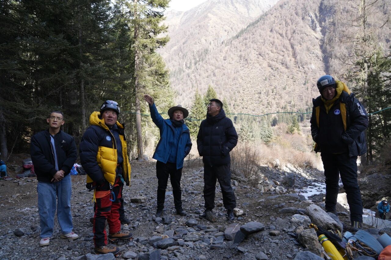 Zhao Shun Yong conducted an in-depth supervision and inspection of safety production work in the scenic area